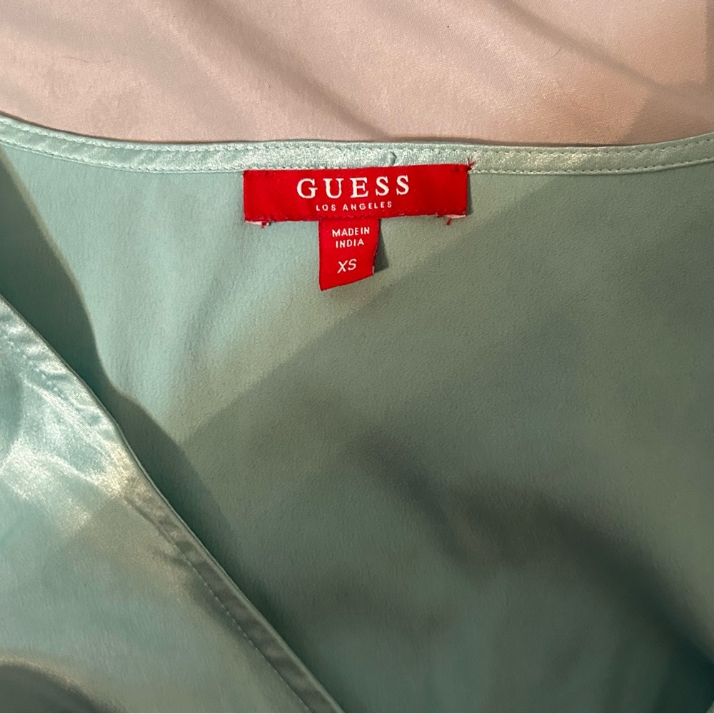 Guess silky aqua crop top size XS - Picture 4 of 7